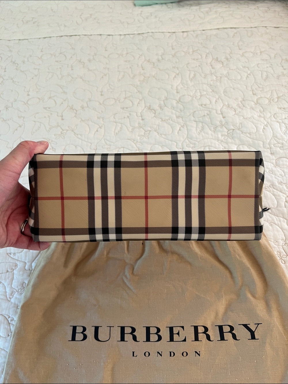 Burberry Beige Nova Check Shoulder Bag with Black Strap - Picture 6 of 8